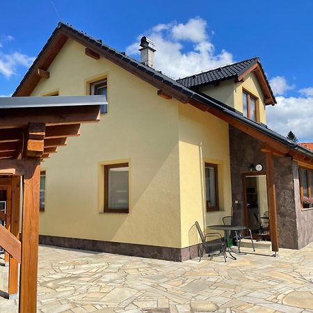 Apartman U Kovaru Kasperske Hory Bagian luar foto